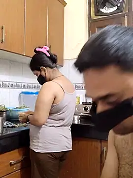 IND COUPLE1 online show from 28, 2, 2025