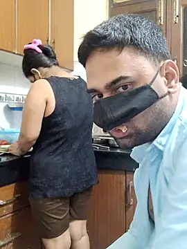 IND COUPLE1 online show from 4, 3, 2025