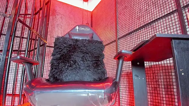 Snapshot of NAILAHARD chatting on 17, 11, 2025 NAILAHARD online show from 17, 11, 2025