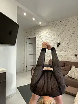 Snapshot of Charming_Daphny chatting on 15, 11, 2025 Charming Daphny online show from 15, 11, 2025