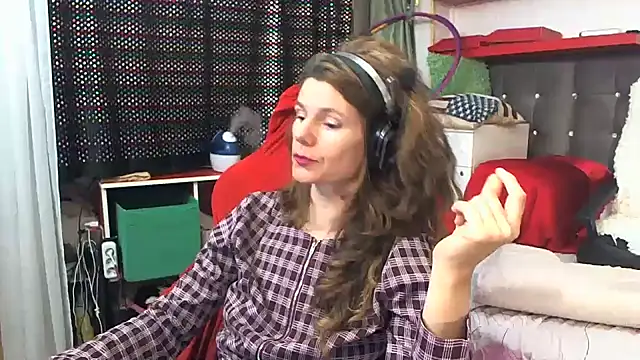 Snapshot of kellyterapy chatting on 16, 2, 2025 kellyterapy online show from 16, 2, 2025