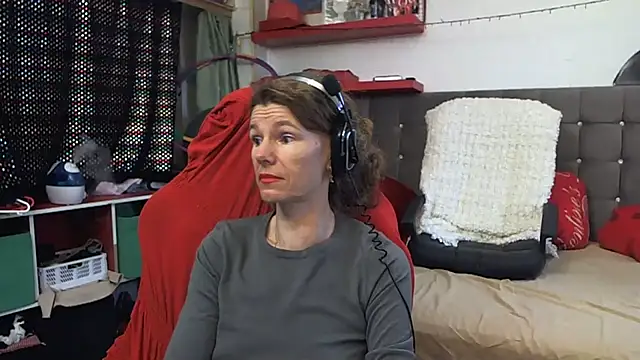 Snapshot of kellyterapy chatting on 3, 3, 2025 kellyterapy online show from 3, 3, 2025