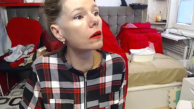 Snapshot of kellyterapy chatting on 6, 10, 2025 kellyterapy online show from 6, 10, 2025