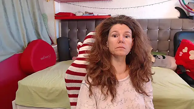 Snapshot of kellyterapy chatting on 24, 11, 2025 kellyterapy online show from 24, 11, 2025