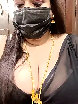 Snapshot of ashikaa_r chatting on 1, 2, 2025 ashikaa r online show from 1, 2, 2025