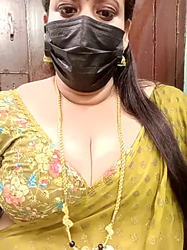 Snapshot of ashikaa_r chatting on 4, 3, 2025 ashikaa r online show from 4, 3, 2025