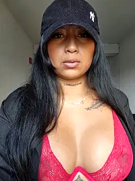 Snapshot of luisa16xxx chatting on 13, 12, 2025 luisa16xxx online show from 13, 12, 2025