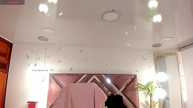 Snapshot of _Antonnela_ chatting on 5, 10, 2025 Antonnela online show from 5, 10, 2025