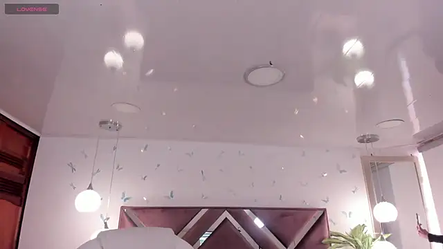 Snapshot of _Antonnela_ chatting on 25, 11, 2025 Antonnela online show from 25, 11, 2025