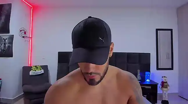 Snapshot of Alexander_Martines chatting on 24, 12, 2024 Alexander Martines online show from 24, 12, 2024