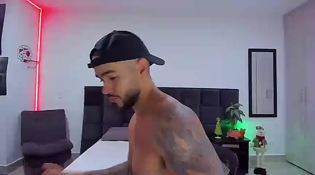 Snapshot of Alexander_Martines chatting on 29, 12, 2024 Alexander Martines online show from 29, 12, 2024