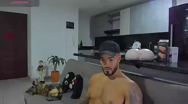 Snapshot of Alexander_Martines chatting on 8, 1, 2025 Alexander Martines online show from 8, 1, 2025