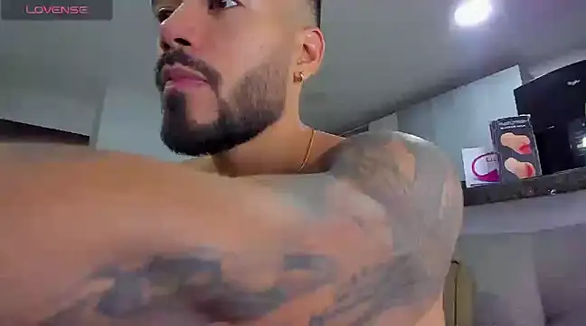 Snapshot of Alexander_Martines chatting on 19, 1, 2025 Alexander Martines online show from 19, 1, 2025