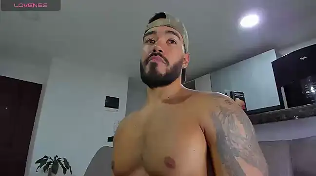 Snapshot of Alexander_Martines chatting on 3, 2, 2025 Alexander Martines online show from 3, 2, 2025