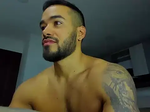 Snapshot of Alexander_Martines chatting on 7, 10, 2025 Alexander Martines online show from 7, 10, 2025