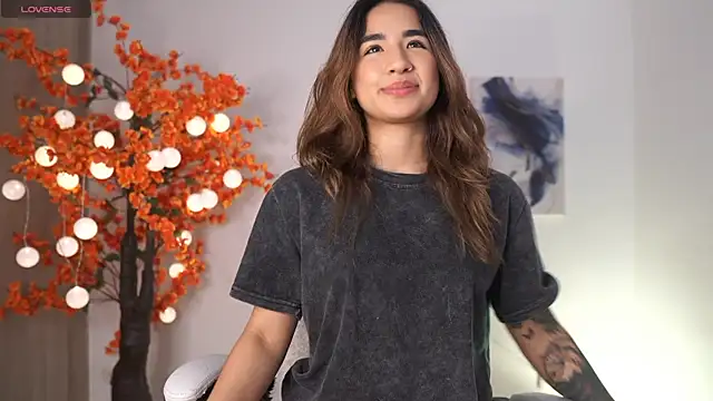 VictoriaHiill online show from 7, 11, 2025