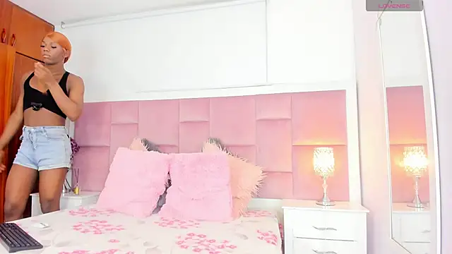 DaphneLloyd online show from 9, 12, 2024