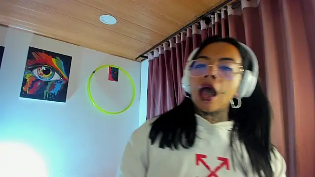 nicole volkov online show from 13, 1, 2025