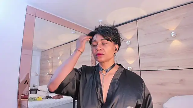 Snapshot of martina_touss chatting on 24, 10, 2025 martina touss online show from 24, 10, 2025