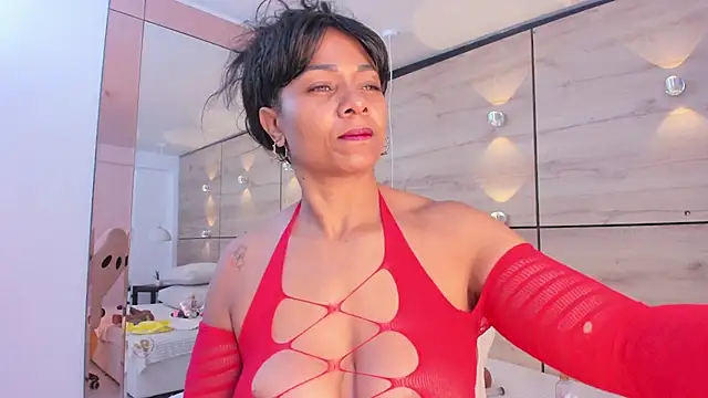 Snapshot of martina_touss chatting on 1, 11, 2025 martina touss online show from 1, 11, 2025