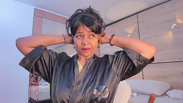 Snapshot of martina_touss chatting on 11, 11, 2025 martina touss online show from 11, 11, 2025