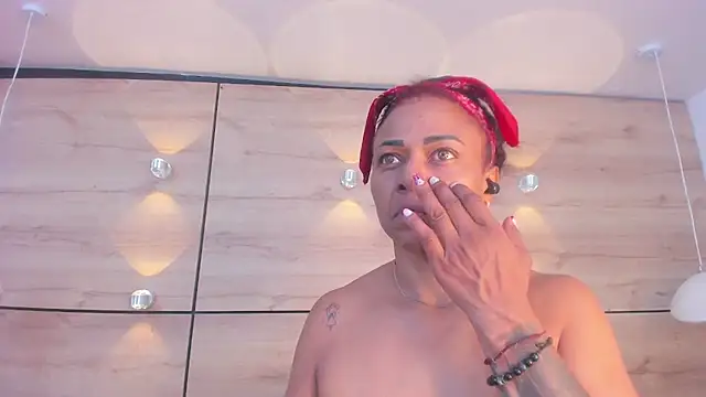 Snapshot of martina_touss chatting on 13, 12, 2025 martina touss online show from 13, 12, 2025