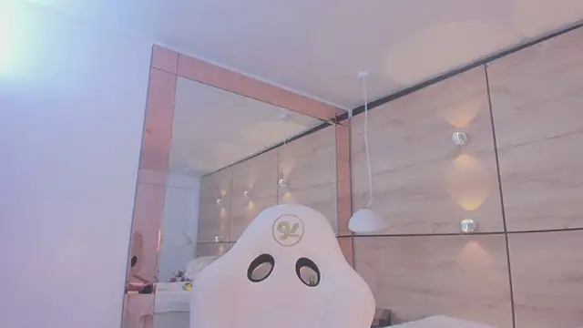 Snapshot of martina_touss chatting on 19, 12, 2025 martina touss online show from 19, 12, 2025