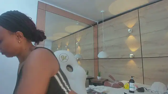 Snapshot of martina_touss chatting on 14, 1, 2026 martina touss online show from 14, 1, 2026