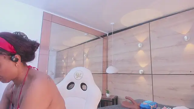 Snapshot of martina_touss chatting on 18, 2, 2026 martina touss online show from 18, 2, 2026