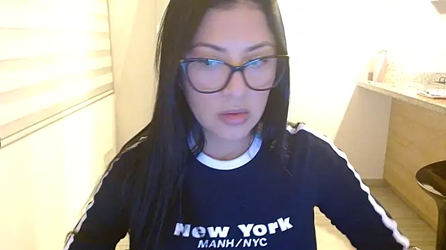 Charlotte cute18 online show from 13, 12, 2025