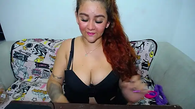 loly bigbooty4u online show from 19, 1, 2025