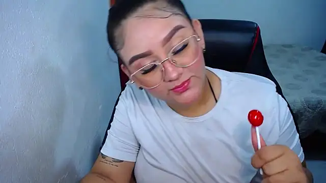 loly bigbooty4u online show from 4, 4, 2026