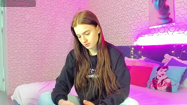 Snapshot of Stacey_Brown chatting on 17, 12, 2024 Stacey Brown online show from 17, 12, 2024