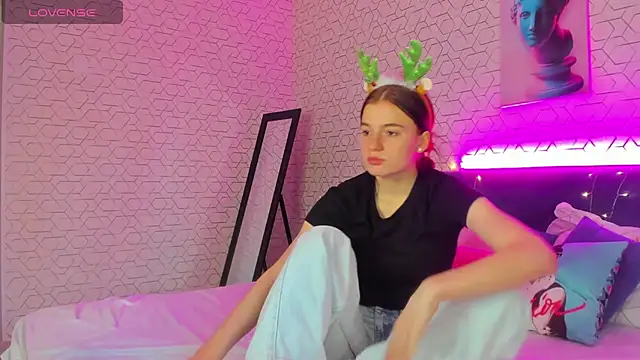 Snapshot of Stacey_Brown chatting on 17, 12, 2024 Stacey Brown online show from 17, 12, 2024