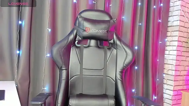 Snapshot of Stacey_Brown chatting on 20, 12, 2024 Stacey Brown online show from 20, 12, 2024