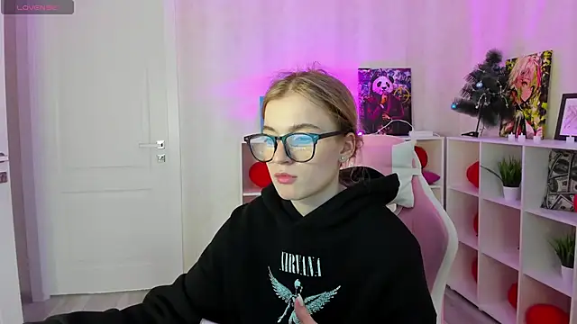 Snapshot of Stacey_Brown chatting on 7, 3, 2025 Stacey Brown online show from 7, 3, 2025