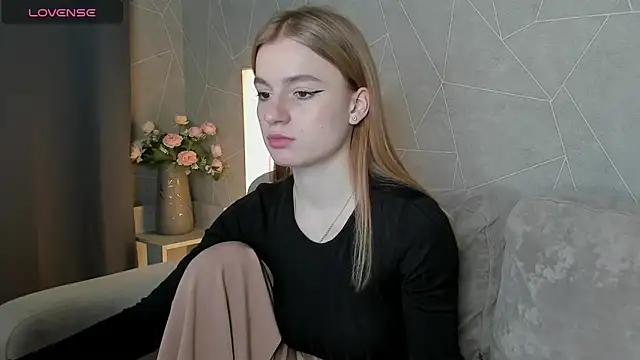 Snapshot of Stacey_Brown chatting on 8, 3, 2025 Stacey Brown online show from 8, 3, 2025