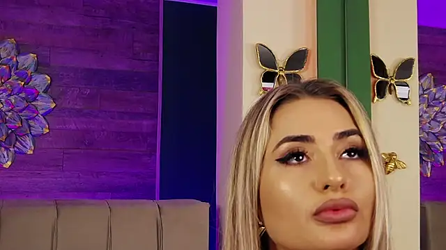 LoraDevine online show from 20, 10, 2025