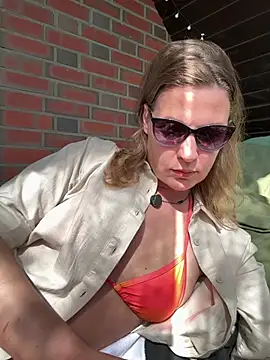 Snapshot of ilucyme chatting on 31, 5, 2026 ilucyme online show from 31, 5, 2026