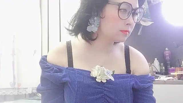 Hanicarrot online show from 24, 2, 2025