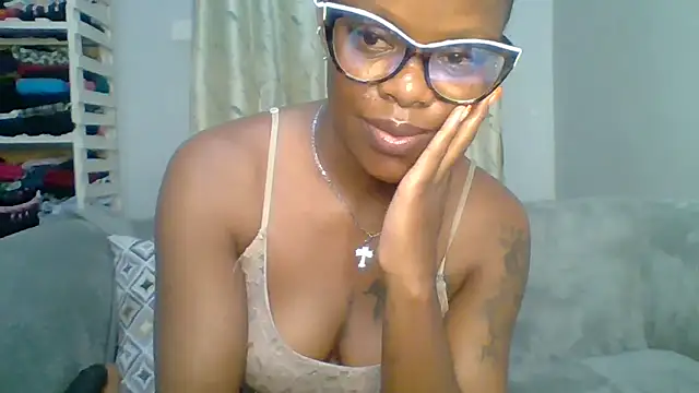 Snapshot of Petite_254 chatting on 21, 4, 2026 Petite 254 online show from 21, 4, 2026