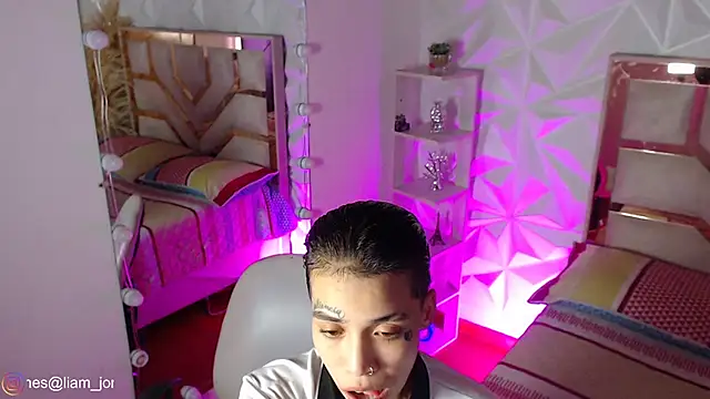 Jonesliam23 online show from 17, 4, 2026