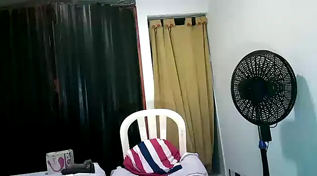 Snapshot of kimmiemm chatting on 21, 2, 2025 kimmiemm online show from 21, 2, 2025