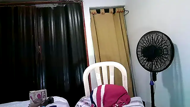 Snapshot of kimmiemm chatting on 27, 2, 2025 kimmiemm online show from 27, 2, 2025