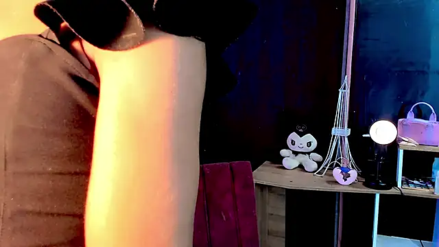 Snapshot of the-horus-girl chatting on 13, 3, 2025 the-horus-girl online show from 13, 3, 2025