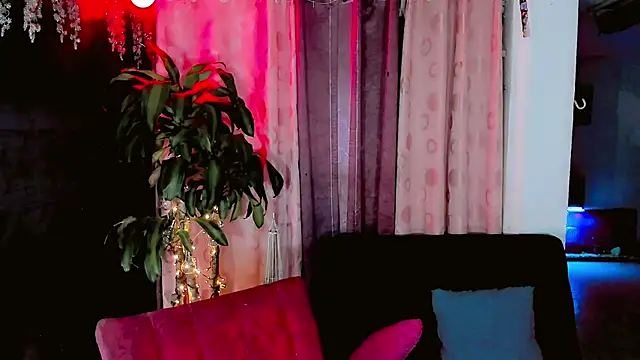 Snapshot of the-horus-girl chatting on 6, 1, 2026 the-horus-girl online show from 6, 1, 2026