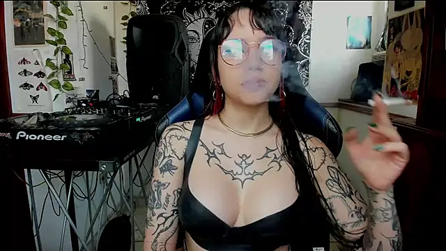 Demongirl6666 online show from 18, 3, 2025