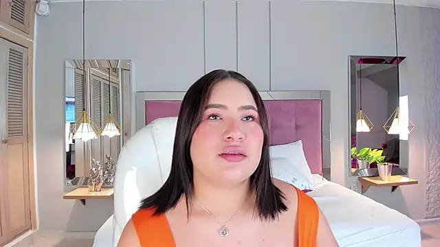 HannaKarson online show from 10, 9, 2025