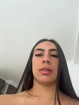 Snapshot of LauraCadwell chatting on 12, 6, 2026 LauraCadwell online show from 12, 6, 2026