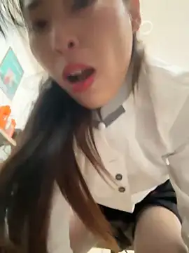 Snapshot of andii-1 chatting on 1, 1, 2025 andii-1 online show from 1, 1, 2025
